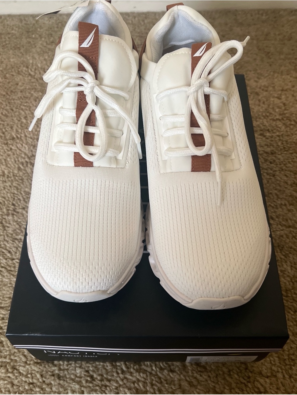 Nautica Women’s Sneakers size 9.5 NWT